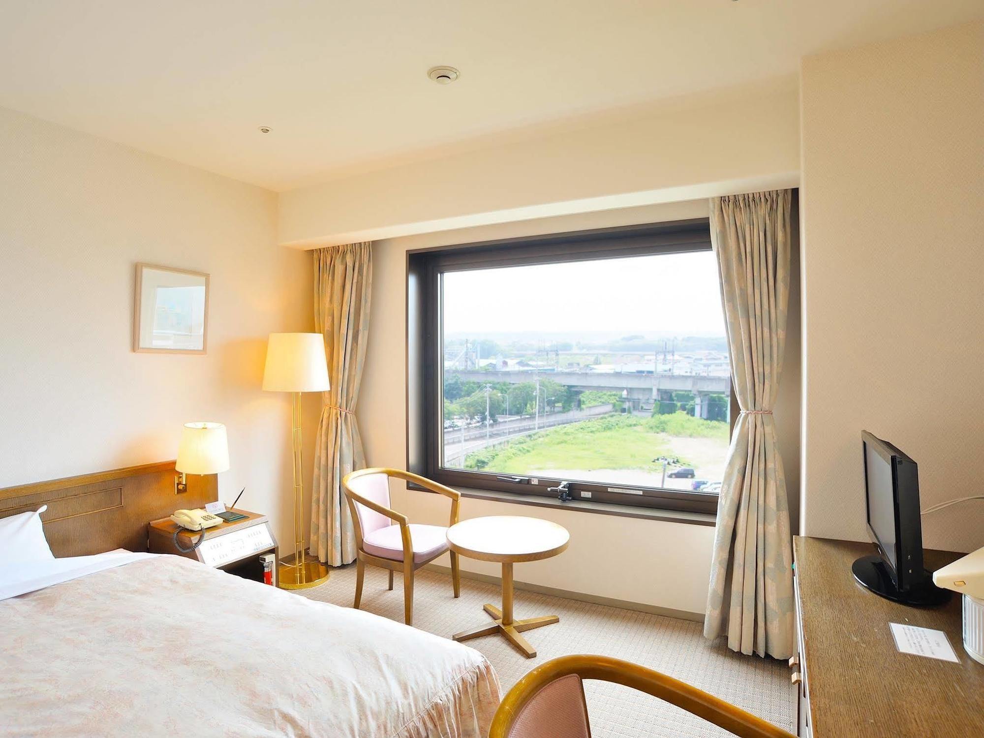 Hotel City Plaza Китаками Екстериор снимка